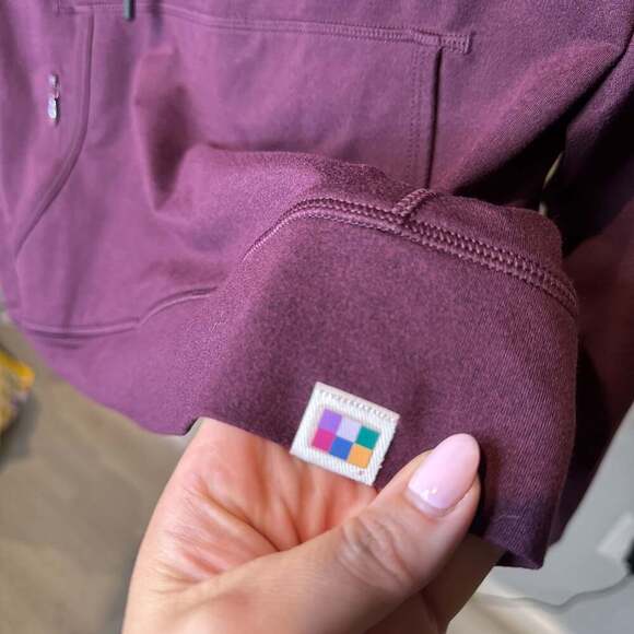 Peloton Women's Long Sleeve Hooded Sweatshirt Burgundy Size S - Picture 3 of 4
